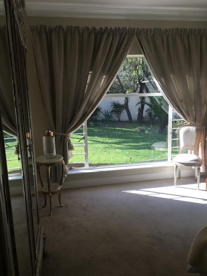 Vair'S Place Guest House In Sandton Paulshof - Apartment, Lux Suites & Spa Johannesburg Dış mekan fotoğraf
