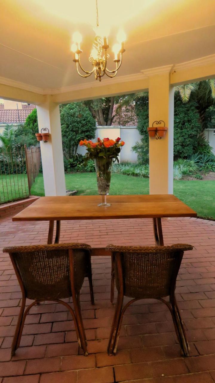 Vair'S Place Guest House In Sandton Paulshof - Apartment, Lux Suites & Spa Johannesburg Dış mekan fotoğraf